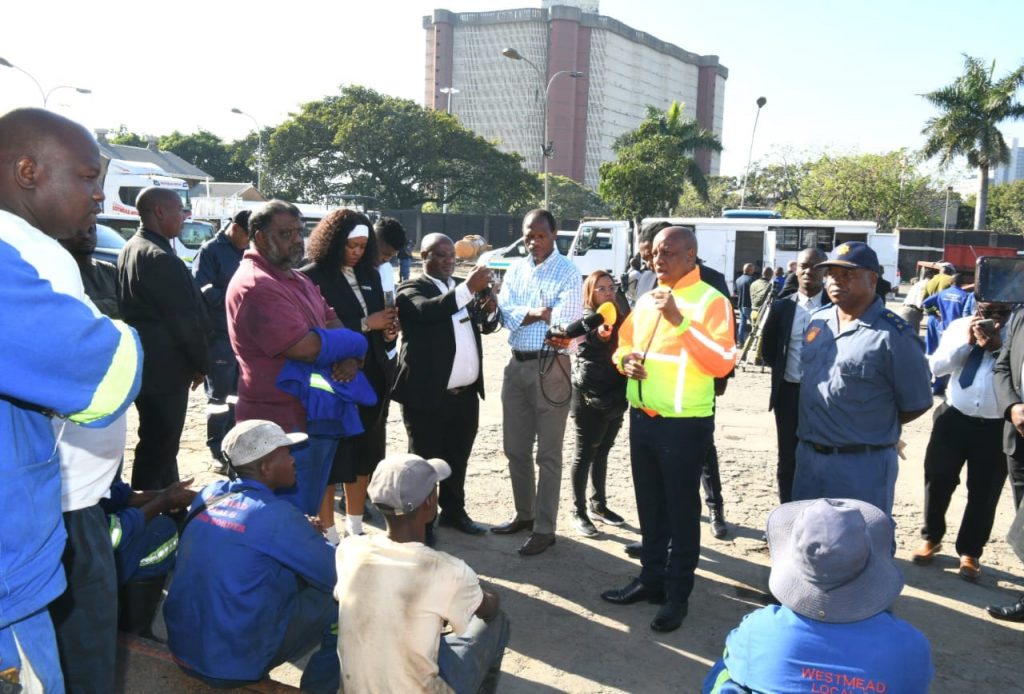 OPERATION ENGANGENI NGESANGO IYAFOHLA : An Un-Announced Visit At The Truck Depot Near Durban Station